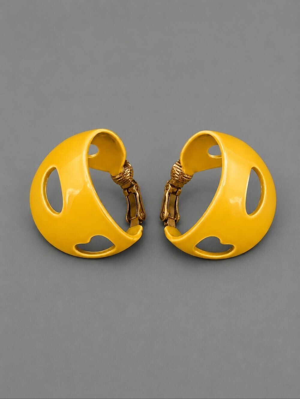 VTG Canary Yellow Heart Cutout Metal Clip-on Hoop Earrings